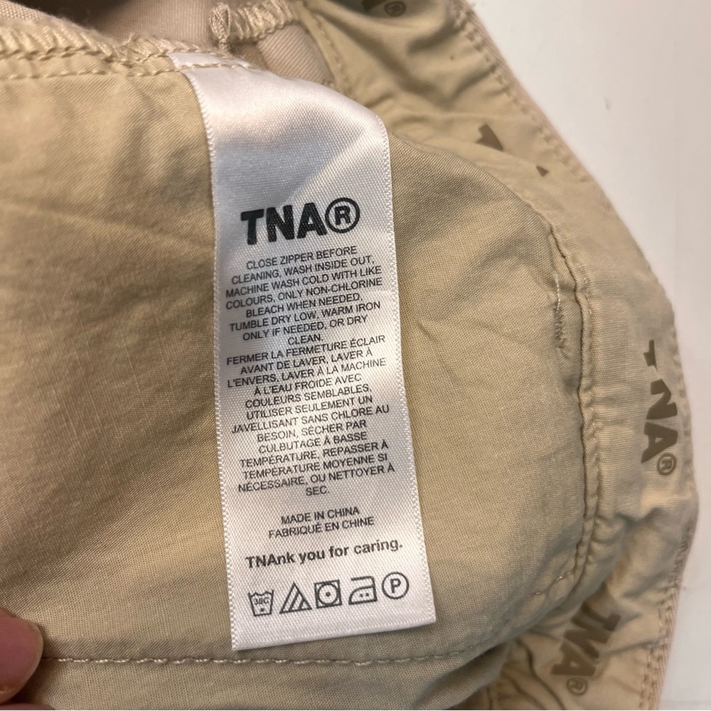 Aritzia TNA 90s Chino Pant Cotton Twill Relaxed Pleated Trousers, Tan, size 10 - Picture 12 of 16